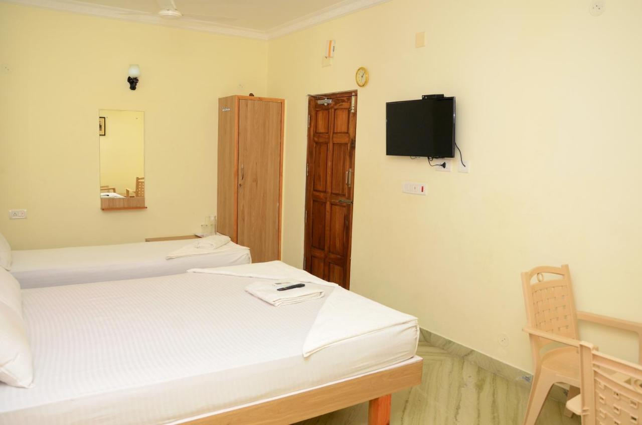 Hari Iyer Residency Hotel Tiruchchendur Luaran gambar